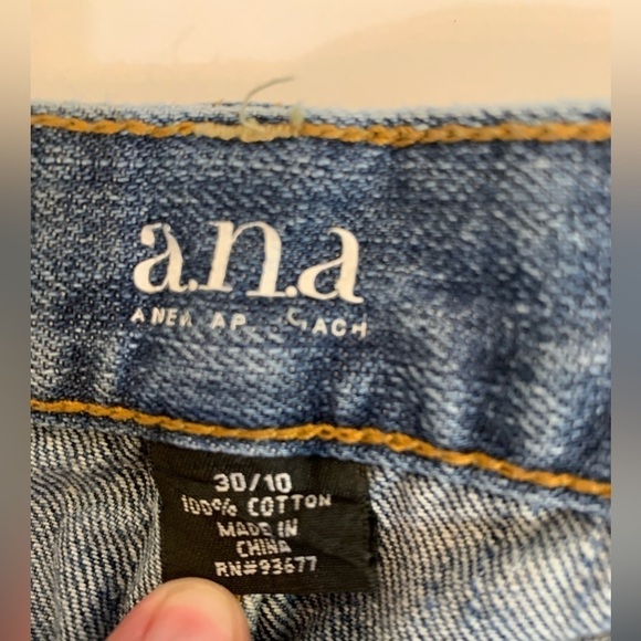 Ana Med Wash Distressed Cropped Jeans Size 30/10 - Picture 3 of 8